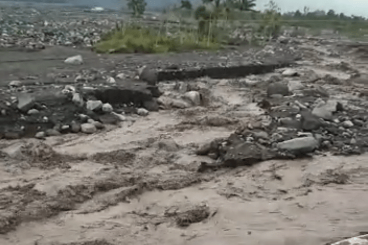 Banjir lava landa Lumajang