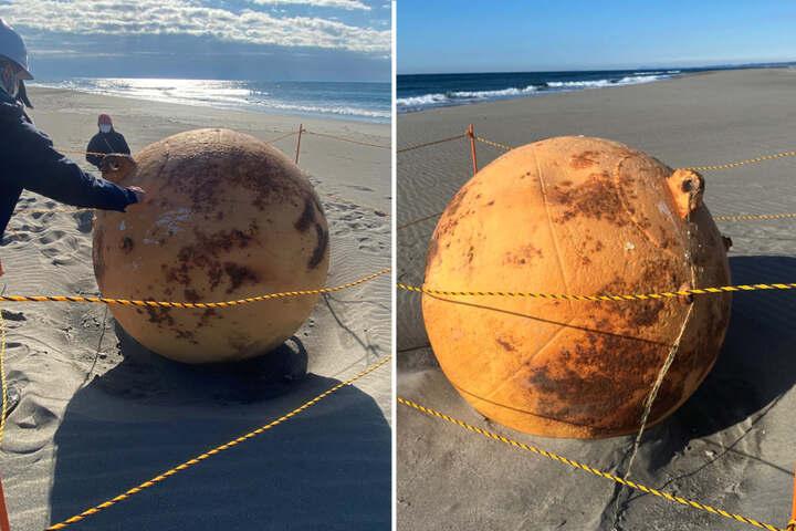 Bola misteri terdampar di pantai Jepun