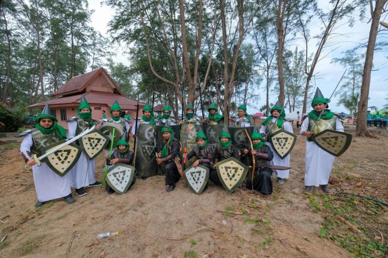 PAS deputy president likens sword-wielding Terengganu parade participants to Chinese opera actors