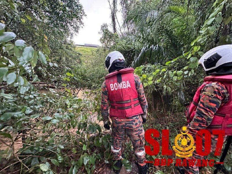 Budak 6 tahun jatuh longkang ditemui lemas