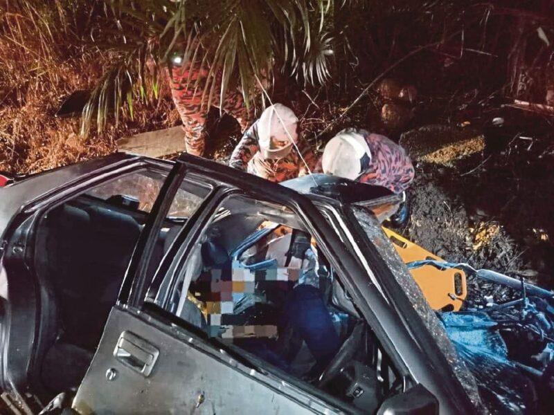 2 maut seorang parah, Proton Saga rempuh motosikal