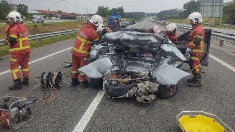 Tiga maut pikap Hilux rempuh belakang Vios di SPDH Port Dickson