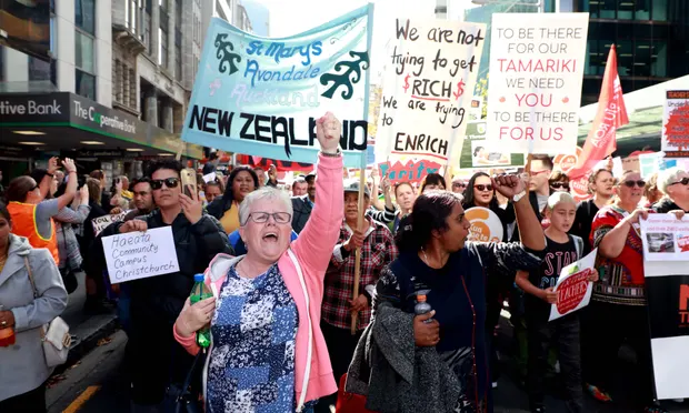 Gaji kecil: 50,000 guru New Zealand lancar mogok