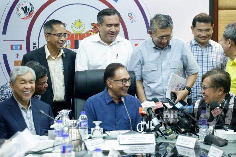 Anwar sifatkan keputusan pemilihan UMNO kemenangan pasukan meyakinkan