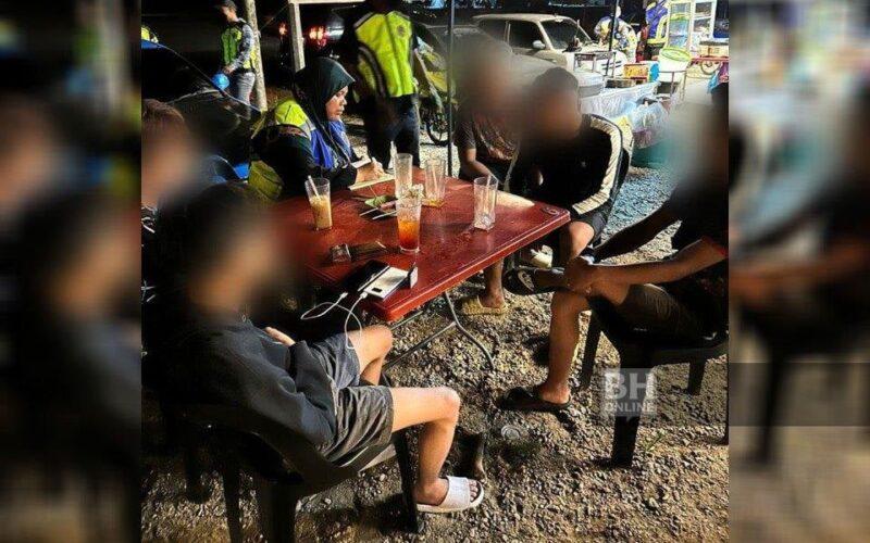 7 lelaki diberi amaran kerana berseluar pendek di Kelantan