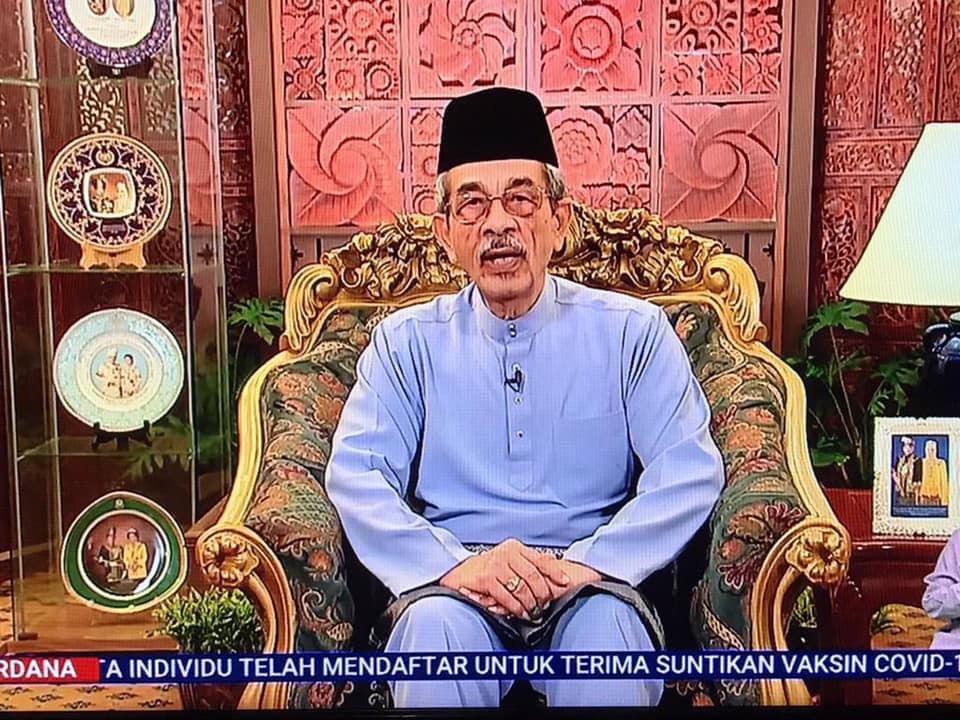 Netizen Tak Sabar Lihat Warna Baju Penyimpan Mohor Besar Raja Raja My Tv Online 9729