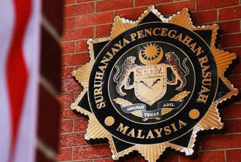 MACC arrests three officers for taking bribe from lorry driver