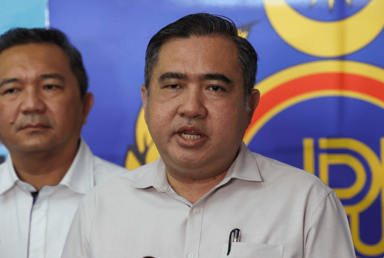 Government offering 4,000 PSV licences to B40 group - Loke