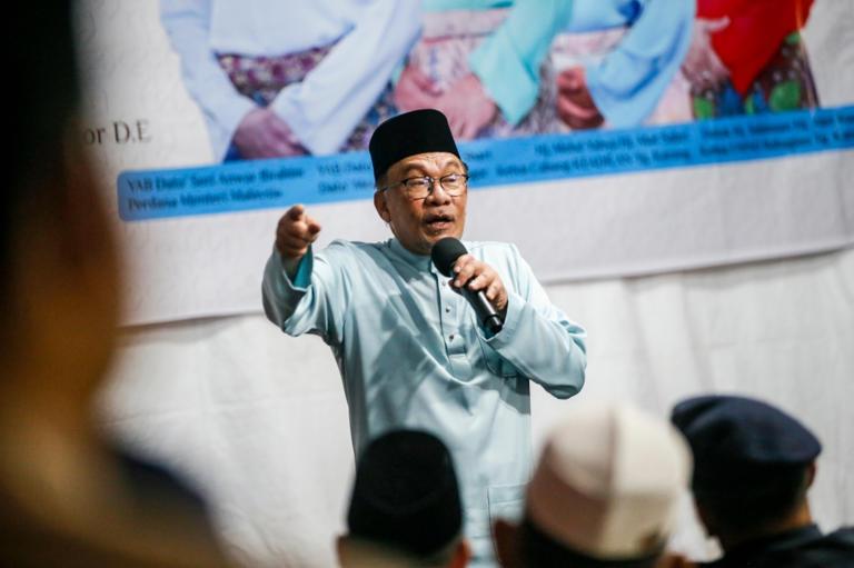 Get ready to say sorry when I release evidence on Felda debt, Anwar tells Muhyiddin after demand letter