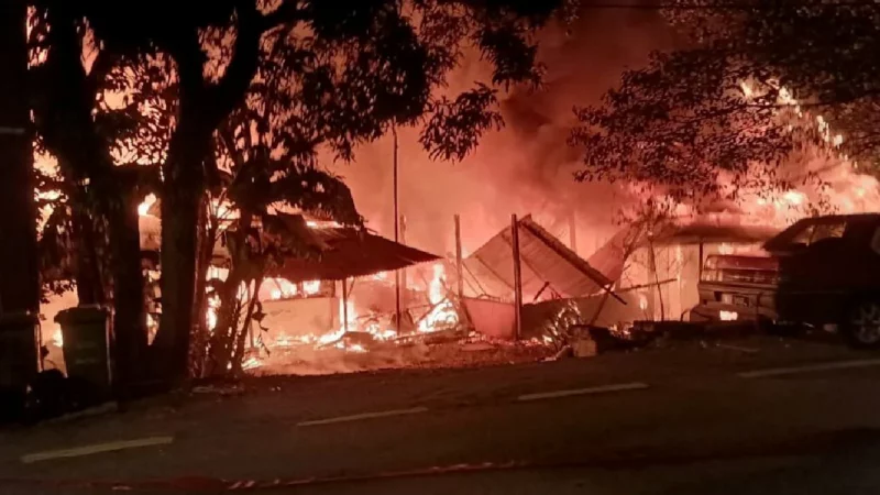 2 rumah musnah dalam kebakaran di Kampung Baru