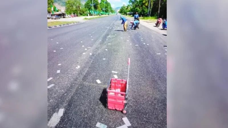 RM60,000 berterabur atas jalan, kakak rayu pulangkan duit adik