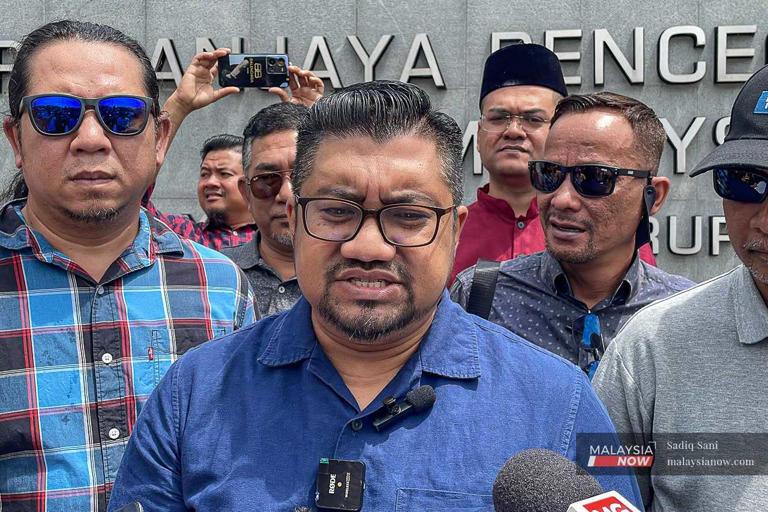 Activist Chegubard lodges MACC report over RM10 billion scandal linked to Selangor MB