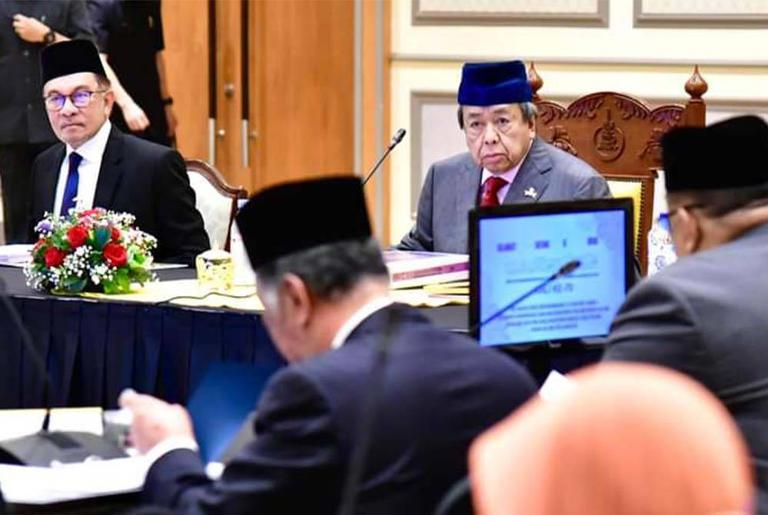 Selangor Sultan condemns false claims about tahfiz schools closure