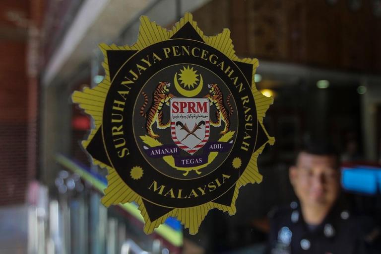 MACC arrests three Johor policemen including district narcotics chief for tampering drug offenders’ urine sample