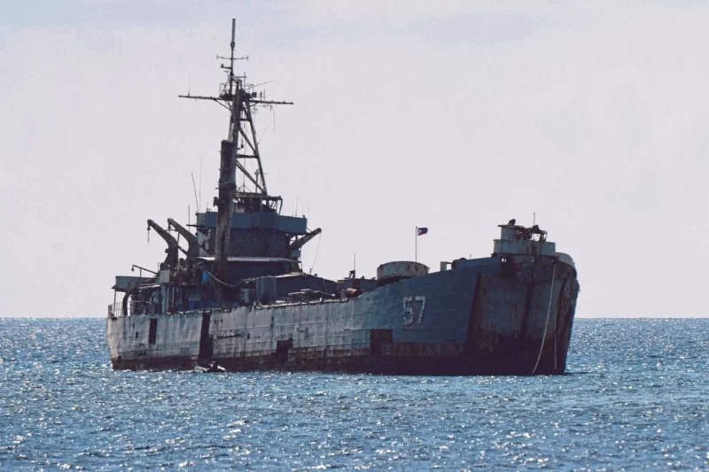 Filipina tolak desakan China, enggan alihkan kapal perang
