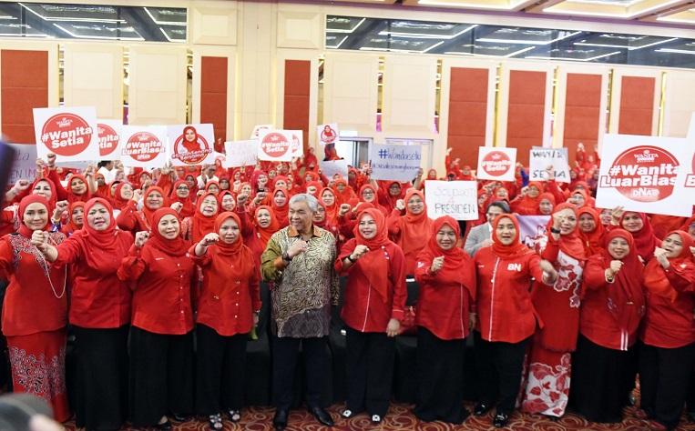 Hanya Wanita UMNO Bersolidariti Pertahankan Institusi Presiden, Di Mana Pemuda & Puteri UMNO