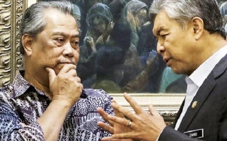 Muhyiddin Atau Zahid Yang Mesti Berundur