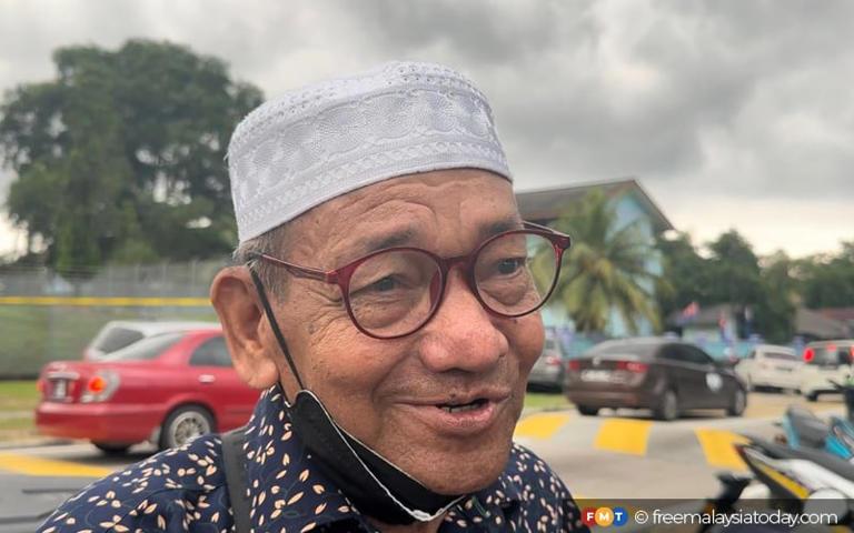 Older folk urge youths in Pulai, Simpang Jeram to come out and vote