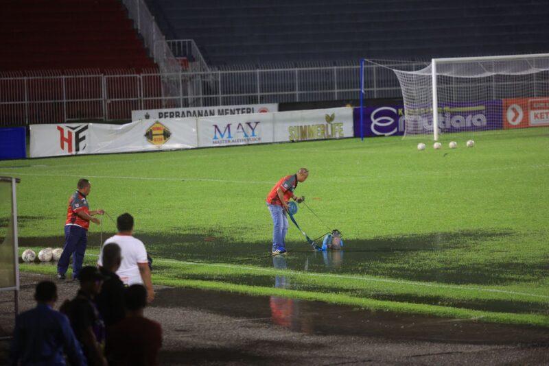 Liga Super: Hujan lebat, aksi Kelantan United, Kuching City FC tertangguh sejam 30 minit