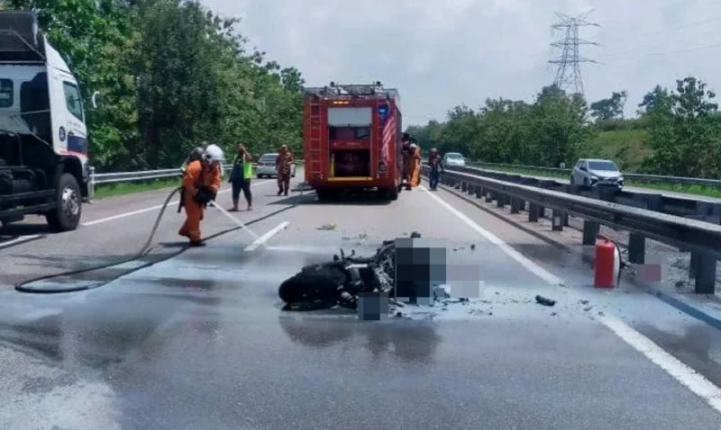 Suami isteri maut nahas dengan trak tentera