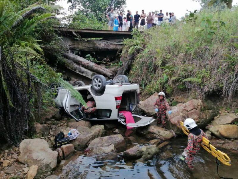 Warga Brunei maut kereta terjatuh dari jambatan
