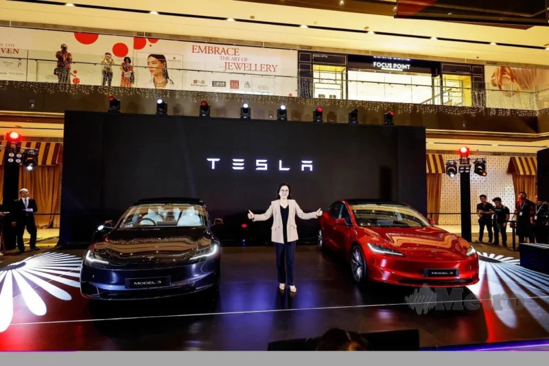 Tesla lancar Model 3, pusat pengalaman pertama di Malaysia