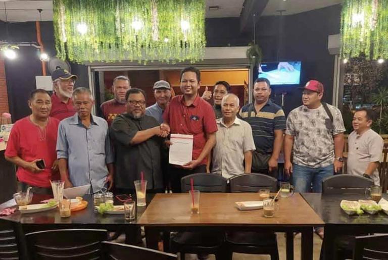 Two former Umno leaders join DAP