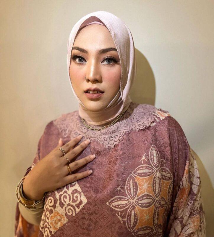 Shila Amzah Gesa Eiza Keluar Dari Rumah Keluarga