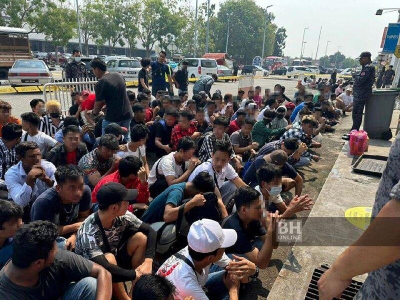 Serbu lot kedai 'mini Dhaka', imigresen tahan 23 PATI