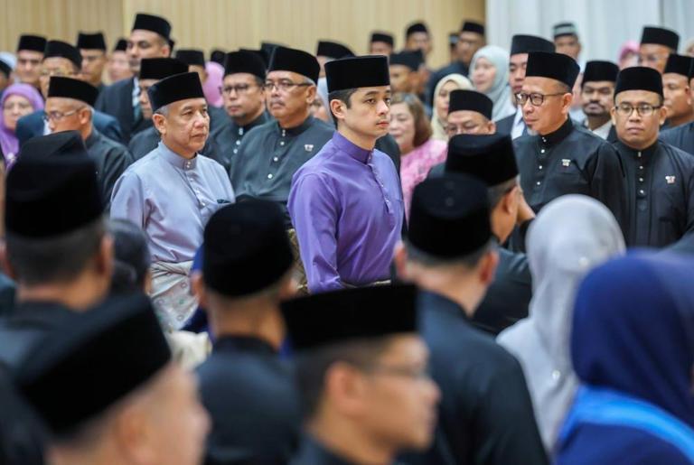 Pahang Regent presents state awards, medals to 198 recipients