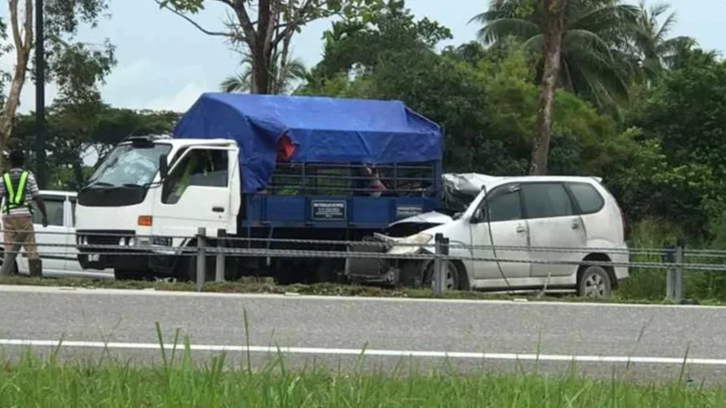 Seorang maut kenderaan MPV rempuh lori