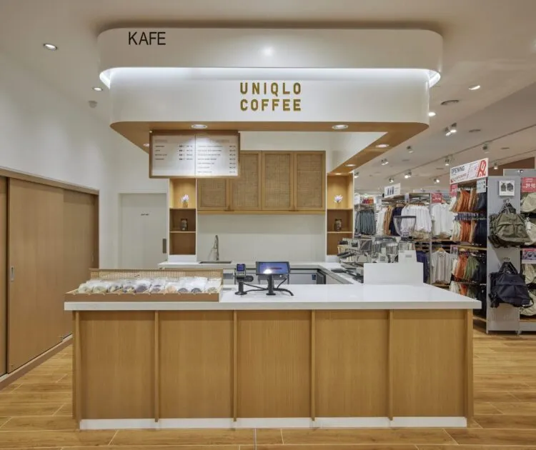 Dalam Butik UNIQLO Ada Kedai Kopi? [VIDEO] 