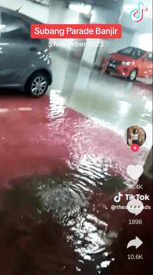 Subang Parade Shoppers Watch In Fear As Lift Takes In Water During Weekend Flood Disaster