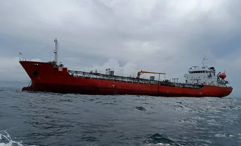 Kapal tangki ditahan bersauh secara haram di perairan Johor