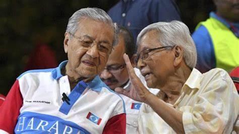 Daim yang disiasat, mengapa Mahathir pula gelisah?