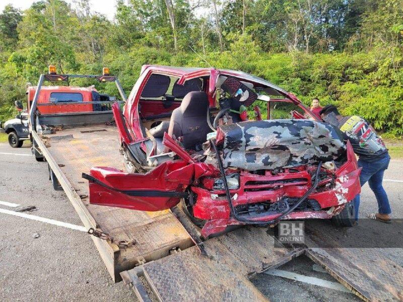 Dua maut, kereta bertembung petang tadi