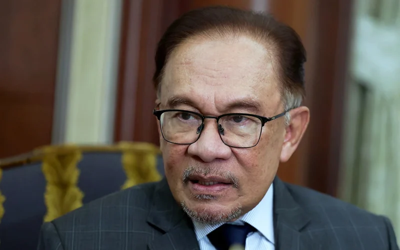 Anwar open to discussing proposal on MACC, Petronas reporting to King
