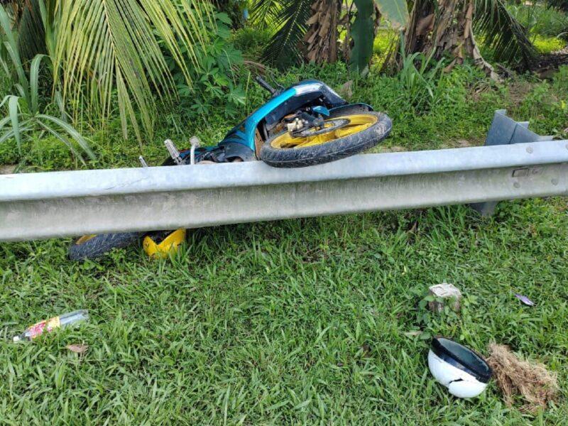 Adik maut, abang cedera motosikal langgar besi penghadang jalan