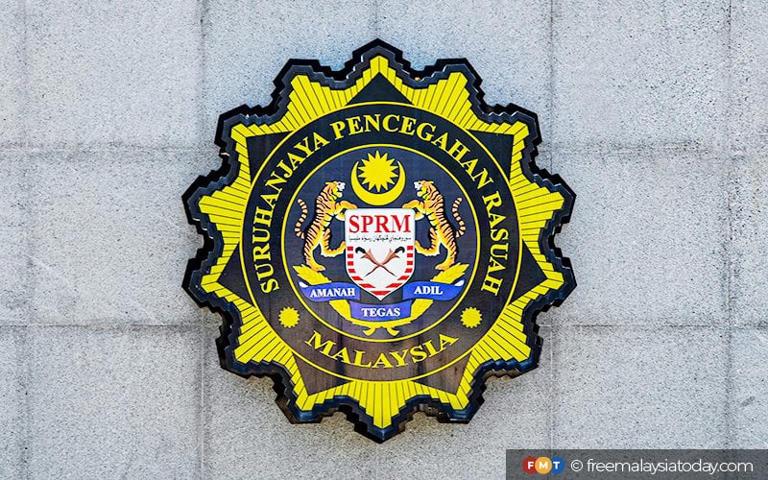 Ex-pol sec to minister, ‘Datuk’ among 4 businessmen arrested
