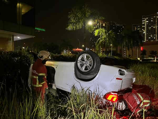 BMW Driver Injured After Car Plummets From Third Floor Of Parking Lot In Setia Alam