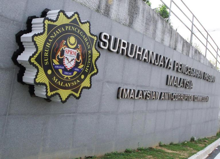 Remand for former political secretary and Datuk Seri extended to Jan 30