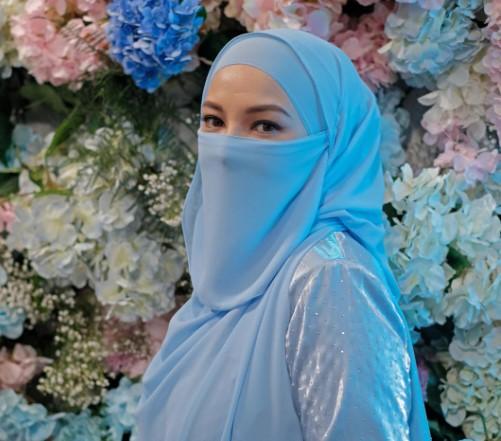 Tolong jangan tekan - Neelofa