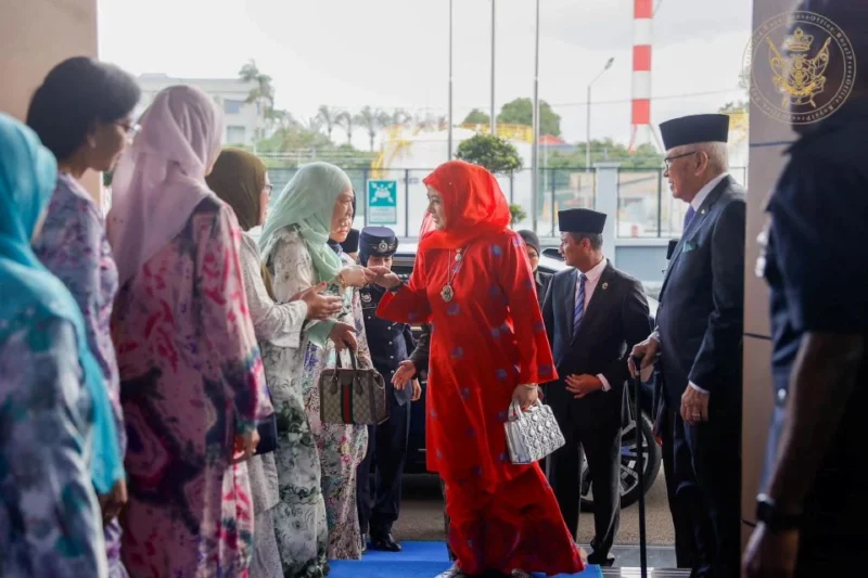 Raja Zarith Sofiah berangkat ke Kuala Lumpur