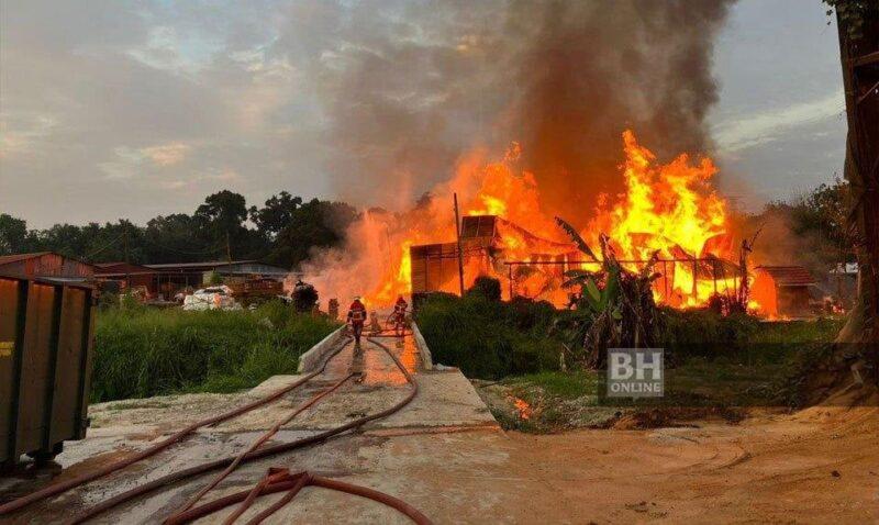 Lebih 18 jam padam kebakaran kilang kayu