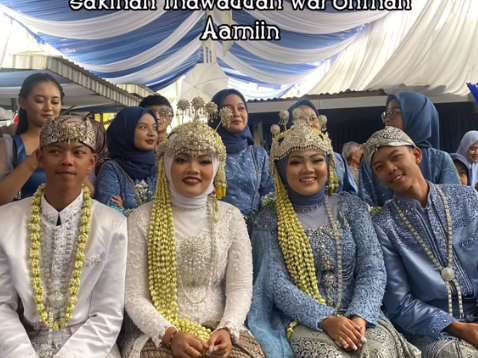 Kembar kahwin kembar serentak