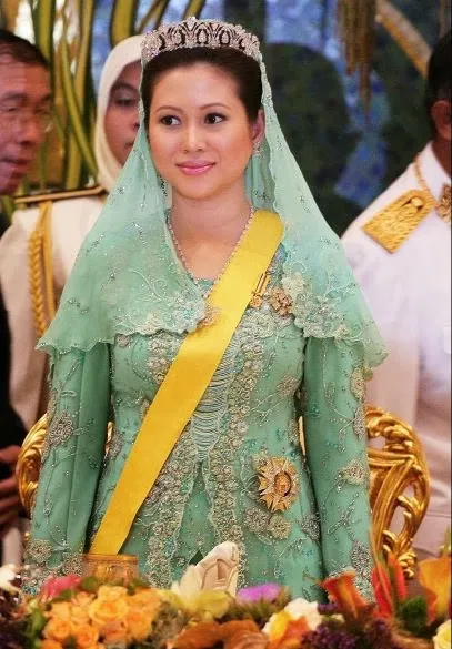 Penceraian Di Sebalik Kisah Perkahwinan Sultan Brunei Dengan Bekas Isterinya!