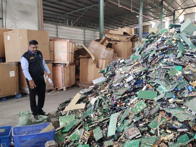 Kilang proses e-waste warga asing diserbu