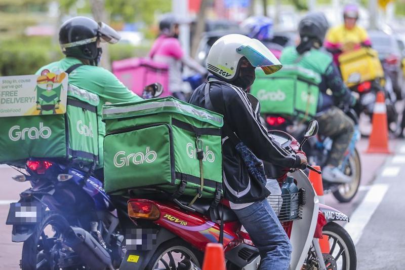 Transport Ministry to discuss declining rates with Grab representatives