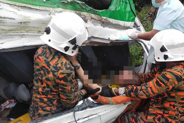 Trailer driver detained over road crash in Semporna