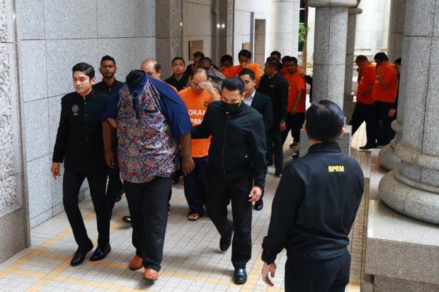 Two 'Datuks' among three nabbed by MACC for bribery, smuggling